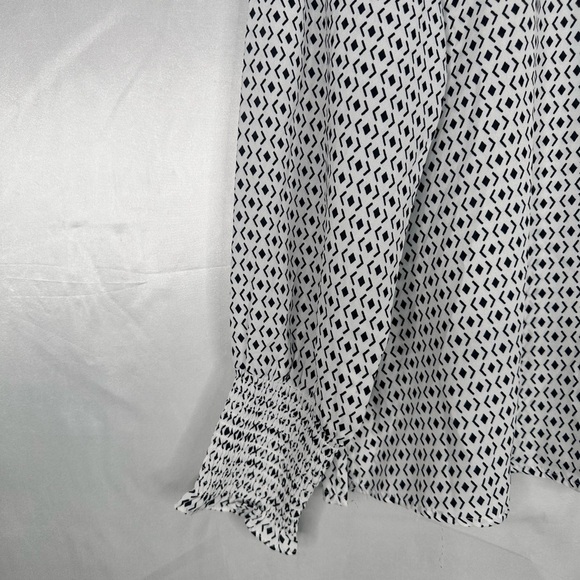 Elegant Black and White Patterned Gathered Sleeve Women's Top Size M - Picture 2 of 8
